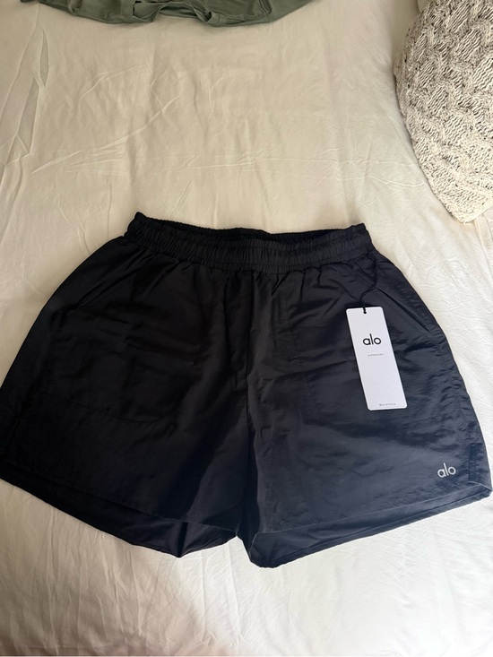 ALO Yoga Pants - ALO Yoga Black Alumni Short - Tagged